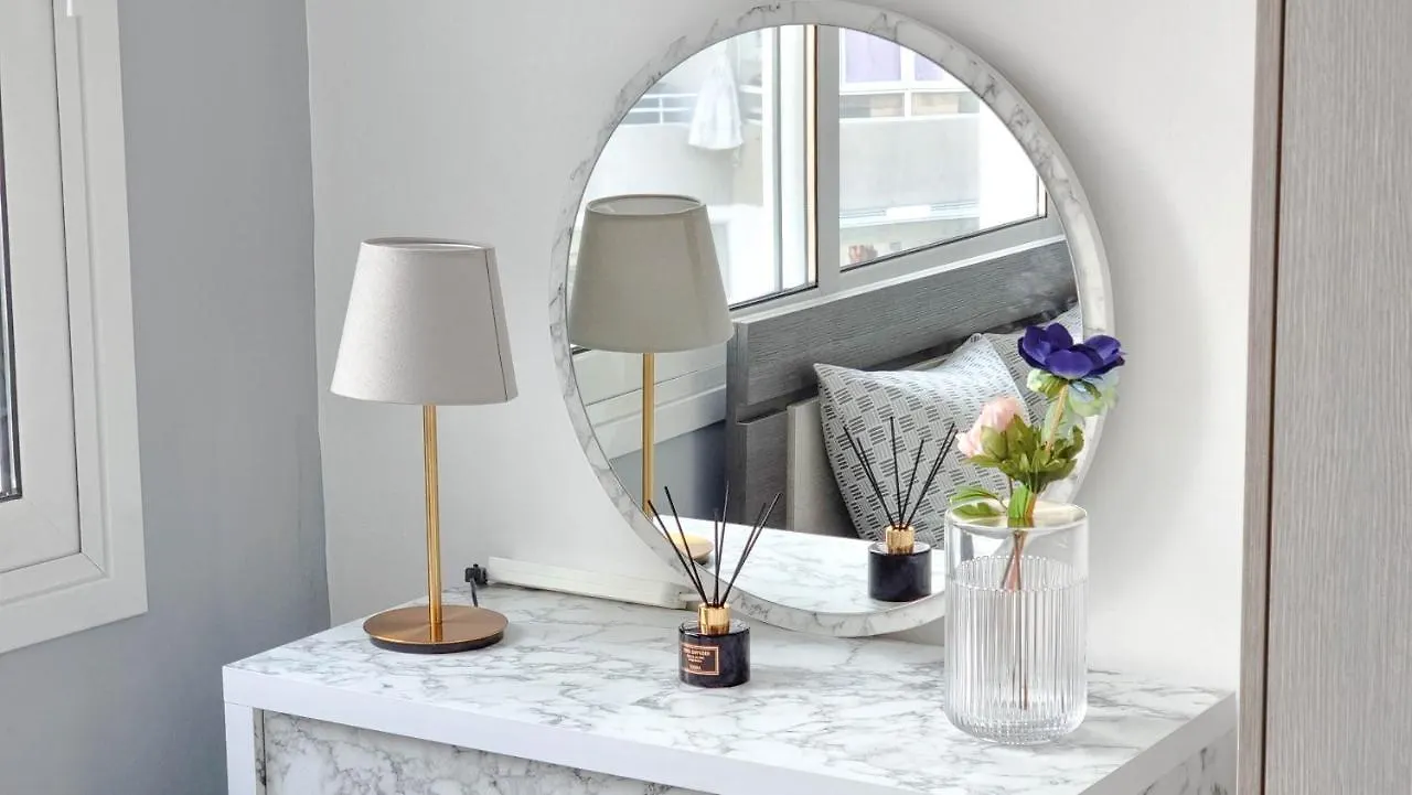 Coastal Chic: Luxury Apt In The Heart Of The City! With Smart Tv! Larnaca Apartment