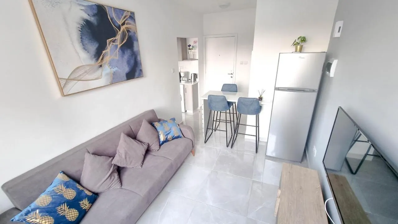 Coastal Chic: Luxury Apt In The Heart Of The City! With Smart Tv! Larnaca 0*,