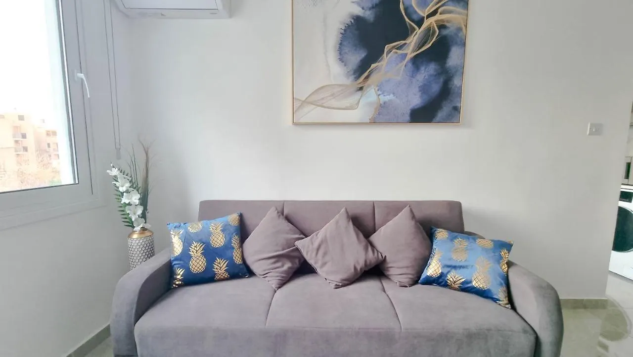 Coastal Chic: Luxury Apt In The Heart Of The City! With Smart Tv! Larnaca Cyprus